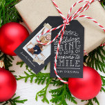 Chalkboard Lettering Helgdag Photo Gift-Märkre Presentetikett<br><div class="desc">märkre med helgdag som skrivs ut i anpassningsbar personlig med foton och text. Den här roligten har en dubbelsidig design med snygga, handskrivna stil-typografi på ett faux-kritersbakgrund och ett guld rastrerat tvättband runt fotot. Texten lyder: "Hoppas att helgdagarna ger dig många skäl att le". Anpassa den med foto, namn eller...</div>