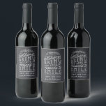 Chalkboard Lettering Personlig Gott nytt år Vinflaska Etikett<br><div class="desc">Anpassningsbar tryckte presentetiketter för vin flaska helgdag. Den här roligten har en snygg, handskriven stil-typografi på ett faux-kritersbakgrund. Texten lyder: "Hoppas att helgdagarna ger dig många skäl att le". Anpassa den med ditt namn eller annan anpassningsbar. Använda designen verktyg för att redigera texten, lägga till foton och skapa en unik...</div>