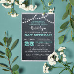 Chalkboard Ljus Teal Silver Gräns Bat mitzvah Inbjudningar<br><div class="desc">Dessa inbjudningar till chicen av avslappnader är perfekt för alla Bat mitzvah firande. Varje textrad är fullt anpassade att säga precis vad ni vill! Faux silver glitter gräns.</div>