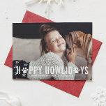 Chalkboard Lycklig Howlidays Typography Pet Helgda Julkort<br><div class="desc">Känn dina vackra husdjur på dina helgdagskort med detta moderna,  lekfulla och festliga platta helgdag för sällskapsdjur. Den har vit modern typografi med hund-accent med faux-kritbakgrund. Andra färg och liknande artiklar finns tillgängliga.</div>