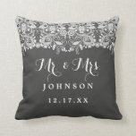 Chalkboard Snöre Mr. och Bröllop Pillow Kudde<br><div class="desc">Mer söt Bröllop Pillows i Little Bayleigh Store!</div>
