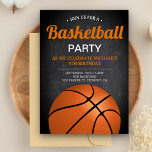 Chalkboard Sports Kids Basketball Födelsedagsfest Inbjudningar<br><div class="desc">Inbjudan dina gäster med det här coola baskettemat födelsedagsfest inbjudan med en basketboll med modern typografi mot en bakgrund av en schalkboard. Lägg bara till din händelseinformation i den här mallen som är enkel att använda för att göra den till en inbjudan av typen en. Vänd kortet över för att...</div>