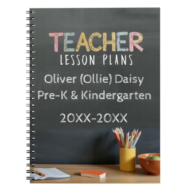 Chalkboard-Style Teacher Lesson Plan Notebook Anteckningsbok (Framsidan)