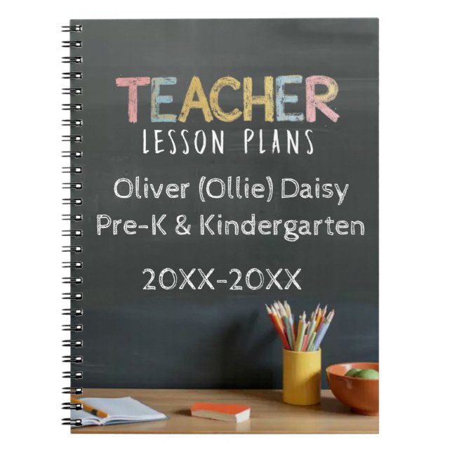Chalkboard-Style Teacher Lesson Plan Notebook Anteckningsbok (Framsidan)