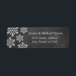 Chalkboard-trendiget helgdag-julsnowflake returadress etikett<br><div class="desc">Modern och attraktiv professionell med contemporary pekdon. En liten elegans och stil.Anpassa med din monograminformation till att börja med,  namn och adress.</div>