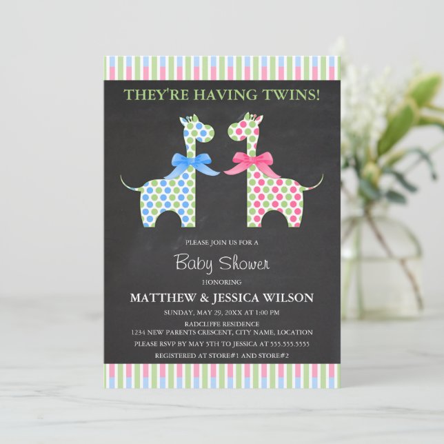 Chalkboard Twin Boy and Girl Giraffe Baby Shower Inbjudningar (Stående Fram)