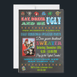 Chalkboard Ugly jul Sweater Photo Inbjudan<br><div class="desc">Toppen roligt ful sweater jul party i en kalkbräda i stil. Modern stil, ljus och en ful sopare mot en svart bakgrund. Byt bara ut fotot som visas här mot fotot och justera så att det passar. Kontakta mig om du vill att jag ordnar inbjudan. McBooboos illustration av hand plockade....</div>