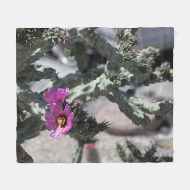 Challa Cactus in bloom Fleecefilt (Framsidan (Horisontell))