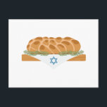 Challah Bröd Vykort<br><div class="desc">Synen och doften av utmaningen blåser liv i varje judisk själ med påminnelsen om att Shabbat är i närheten.  Ring i helgdagarna med den här konstruktionen på bord springer,  inramade broderier och mycket mer!</div>