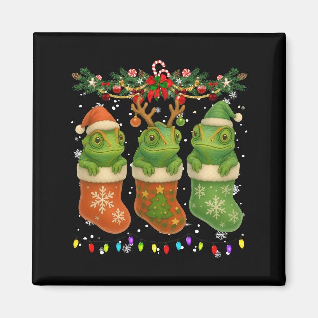 Chameleon In Christmas Socks Lights Chameleon Xmas Magnet (Framsidan)