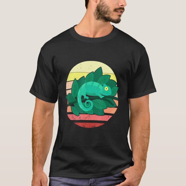 Chameleon Lizard Retro Sunset Reptiles T Shirt (Framsida)