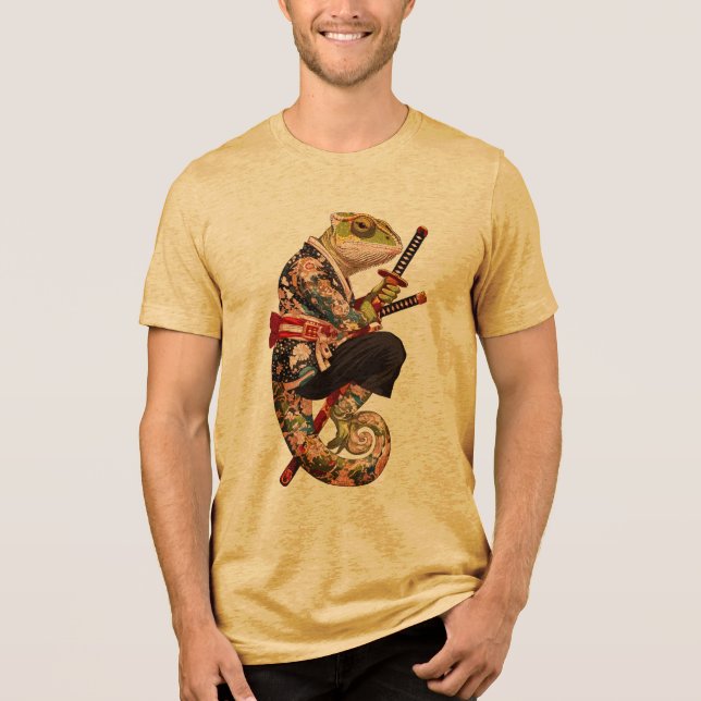 Chameleon Samurai – Tatuerad krigare med Katana T Shirt (Framsida)