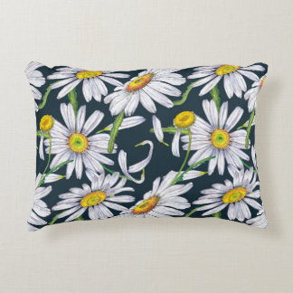Chamomile Flowers: Mörk blått Watercolor. Prydnadskudde