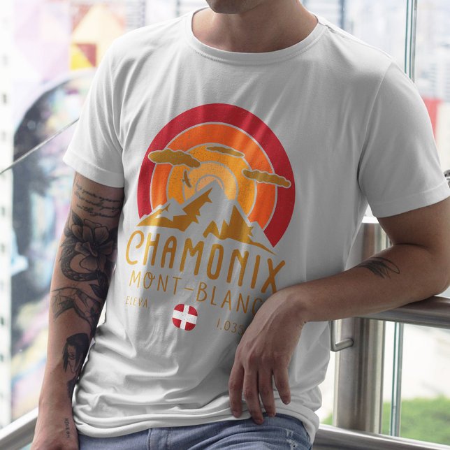 Chamonix Frankrike Retro Sunset Skiing Souvenirs 8 T Shirt (Skapare uppladdad)