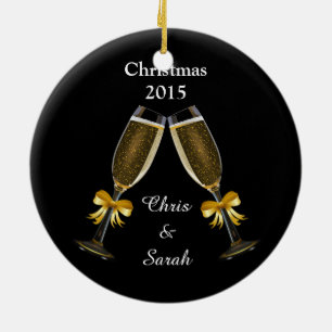 Champagneflöjter på svart julgransprydnad keramik