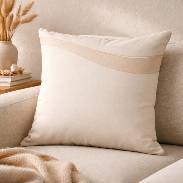 Champagnevåg neutral kastkudde kudde (Ivory and taupe waves with a champagne line for refined coastal layering)