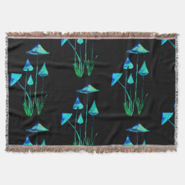 Champinjoner som glöder i den mörka Thow filten Mysfilt