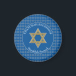 CHANUKAH BLESSINGS | David stjärna | Hanukkah<br><div class="desc">Snyggt CHANUKAH BLESSINGS kylmagnet med faux silver Star av David i ett mönster i sidled och en faux guld och silver Star av David i mitten. Bakgrunden färg är Tekhelet Blue. Texten lyder CHANUKAH BLESSINGS överst och HANUKKAH SAMEACH vid grund. Båda är ANPASSADEN om du vill ersätta med en namn...</div>