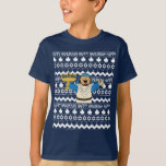 Chanukah Boys ’Ugly Sweater’ TShirt Tee<br><div class="desc">Chanukah/Hanukkkah ’Ugly Sweater’ Boys'TShirt. Judah Maccabee är söt darn lycklig med sin olja... ger efter för en mycket lycklig firande! Välj mellan olika stilar och storlekar.
Tack för att du stannade och shoppade förbi. Mycket uppskattat. 
Lycklig Chanukah/Hanukkah!!</div>