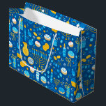 Chanukah Celebrating Gelt Blue<br><div class="desc">Skapa en underbar Chanukah-gåva med den här presentväskan och matchande vävnadspapper.</div>