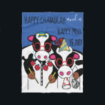 Chanukah Moo Year Fleece Blanket<br><div class="desc">Anpassa "Lycklig Chanukah och ett Moo-år i Lycklig" Fleece Blanket/Small Personalize genom att ta bort text och lägga till ditt eget budskap. Välj ditt favoritteckensnitt stil, storlek och färg. Design kan också läggas till i filtstorlekar, mellan stora och medelstora. Storlek: Fleece Blanket, 30" x40" Det är svårt att klara sig...</div>