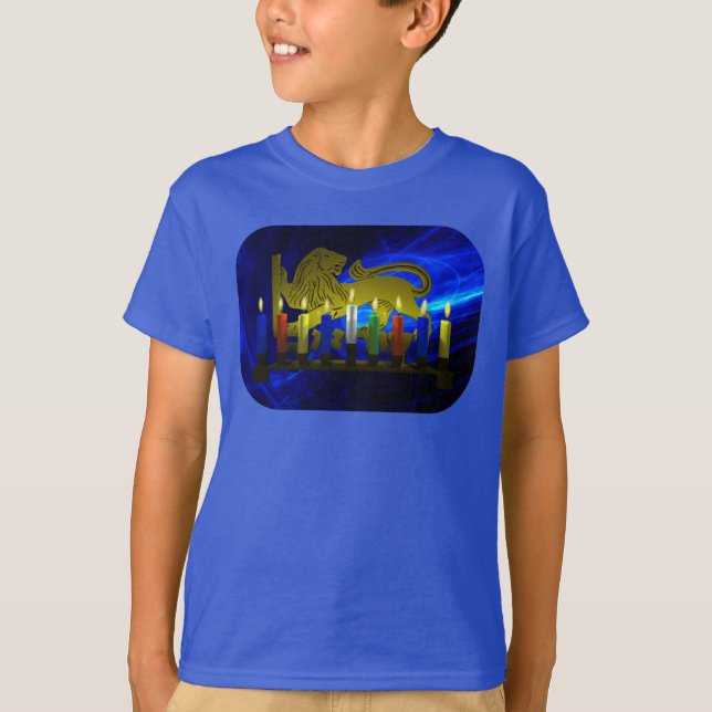 Chanukkah Brass Lejon Menorah Tee Shirt (Framsida)