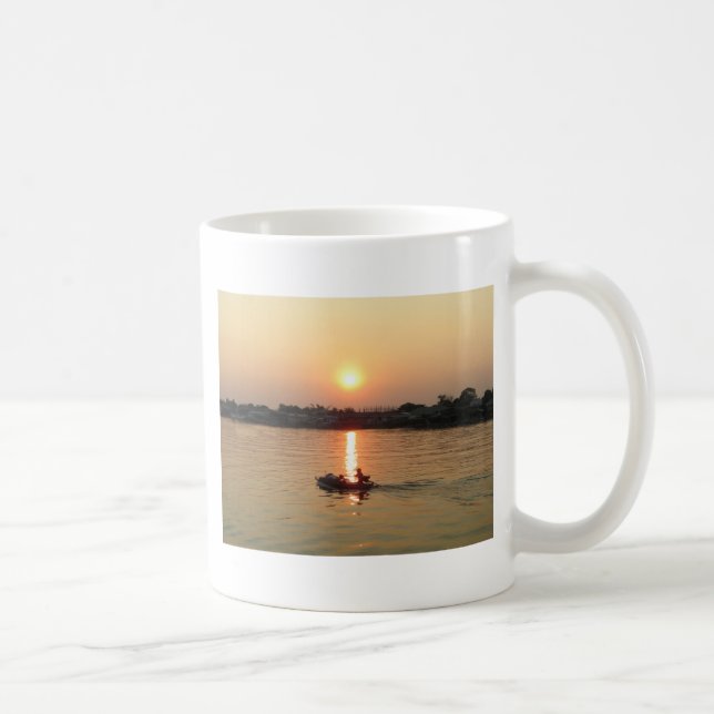 Chao Phraya River Sunset ... Ayutthaya, Thailand Kaffemugg (Höger)