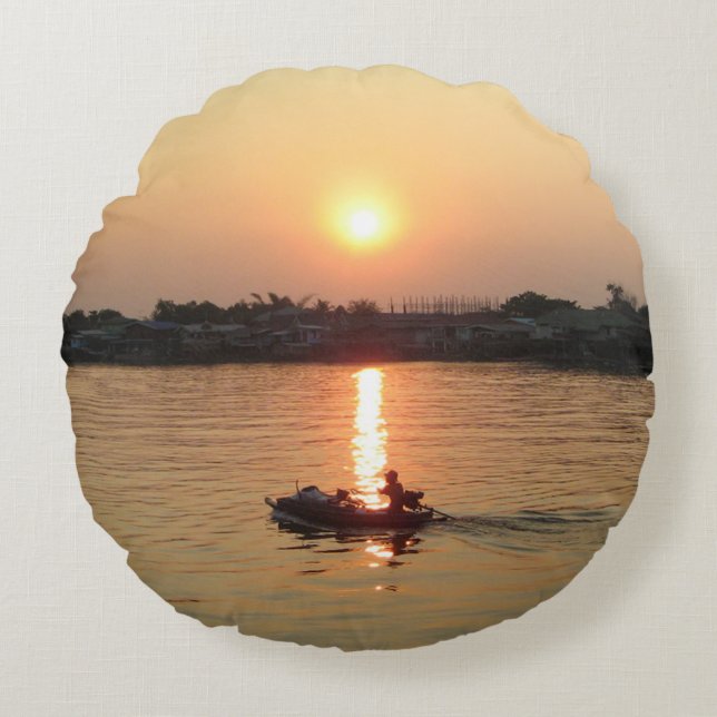 Chao Phraya River Sunset ... Ayutthaya, Thailand Rund Kudde (Framsidan)