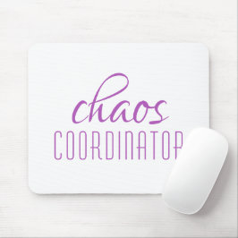 Chaos Coordinator Lila Typografisk text Musmatta
