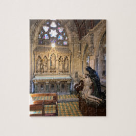 Chapel Insida med Altar och fastfärgat glasfönster Pussel