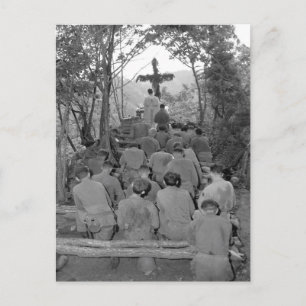 Chaplain Kenny Lynch conducts_Krig Image Vykort