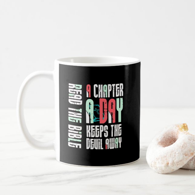 Chapter A Day Keep The Devil Away-Funny Christian Kaffemugg (Med munk)