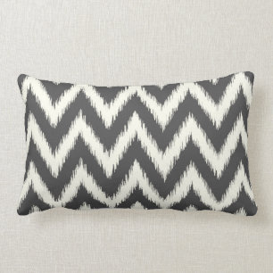 Charcol Grått Ikat Chevron Lumbarkudde