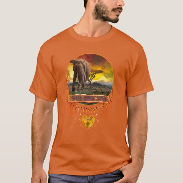 CHARGING AFRICAN ELEPHANT T SHIRT (Framsida)