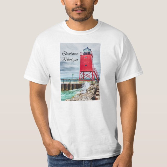 Charlevoix South Pierhead Lighthouse T Shirt (Framsida)