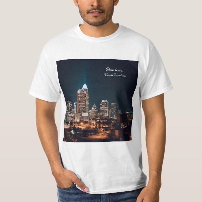 Charlotte North Carolina City Skyline Night T Shirt (Framsida)