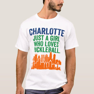 Charlotte North Carolina Kvinnlig Pickleballspelar T Shirt
