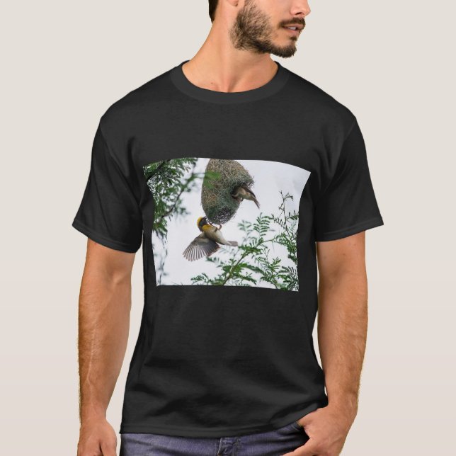 Charming Bird Bygger ett bo T Shirt (Framsida)