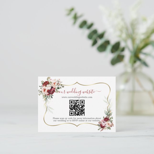 Charming Burgundy Flowers QR Code Bröllop Tilläggskort (Stående Fram)