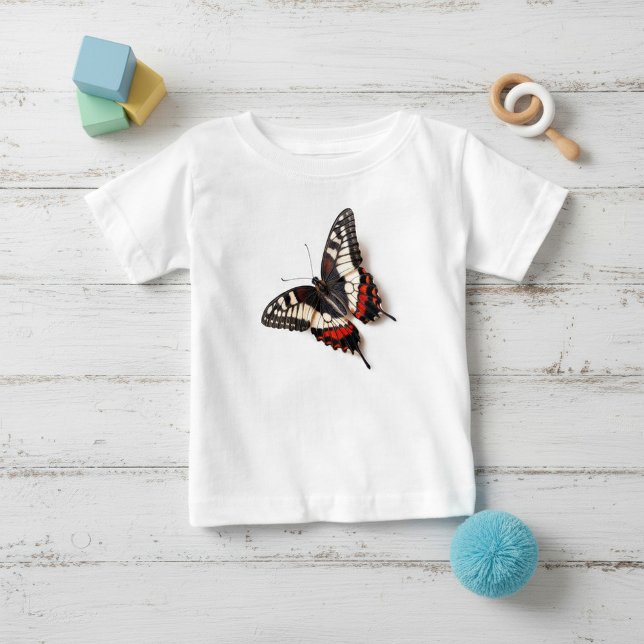 Charming Butterfly T Shirt (Skapare uppladdad)