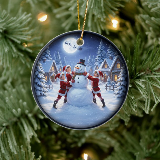Charming Festive Christmas Scene Julgransprydnad Keramik (Skapare uppladdad)