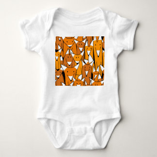 Charming Fox-familjen: Spelande djur i Mönster T Shirt