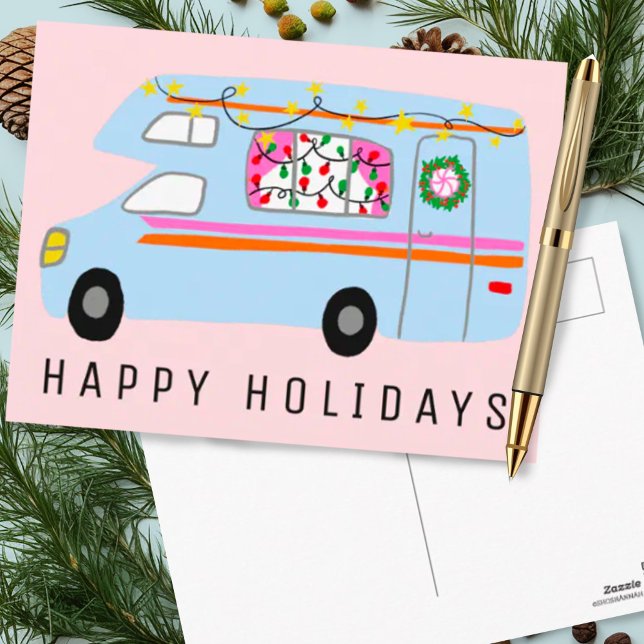 Charming jul Camper Vintage RV Julafton Vykort (Cute custom holiday postcard with camper in pink and blue)