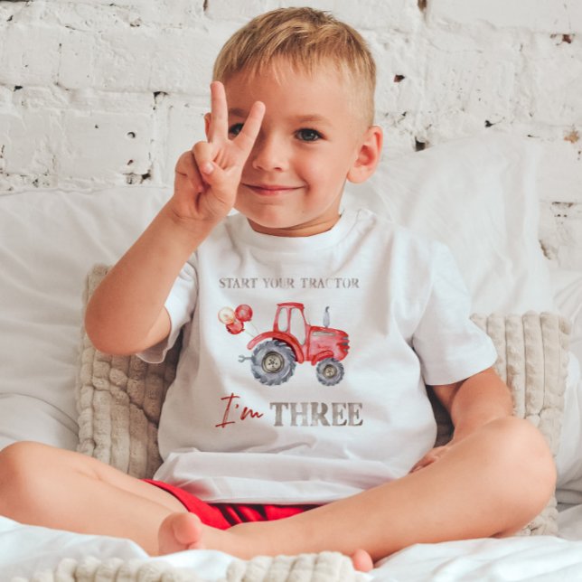 Charming Red Tractor Birthday T-Shirt (Skapare uppladdad)