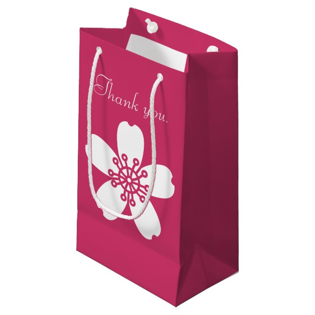 Charming Sakura i hallonpresentpåse (Framsidan Vinklad)