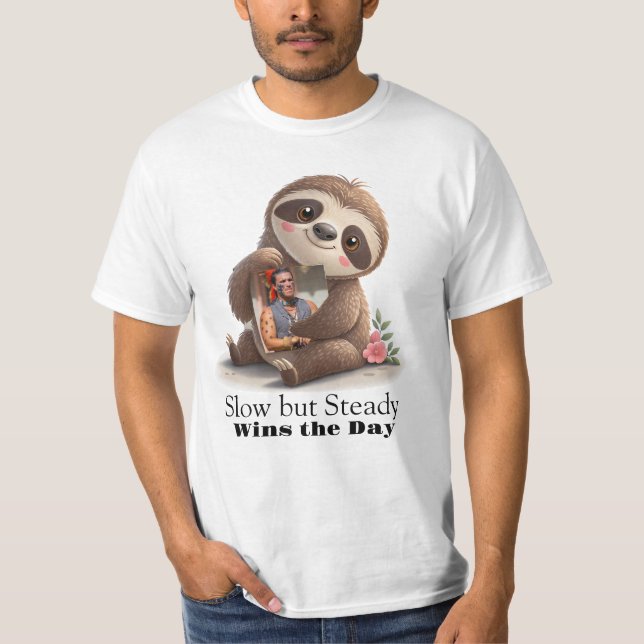Charming Sloth T Shirt (Framsida)