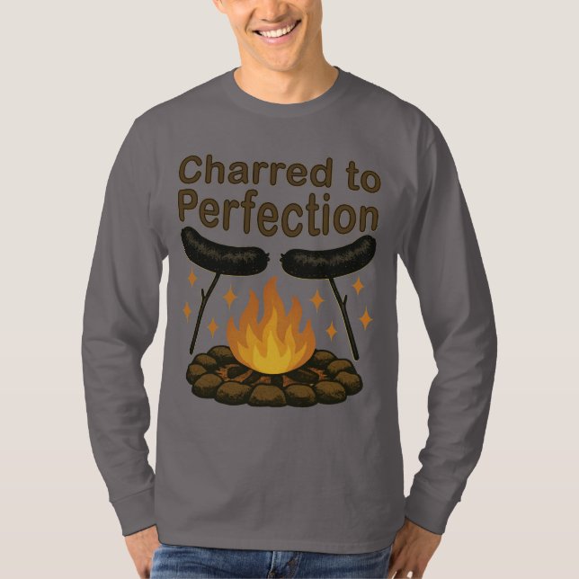 Charterad till Perfection Funny Campfire Hett Hund T Shirt (Framsida)