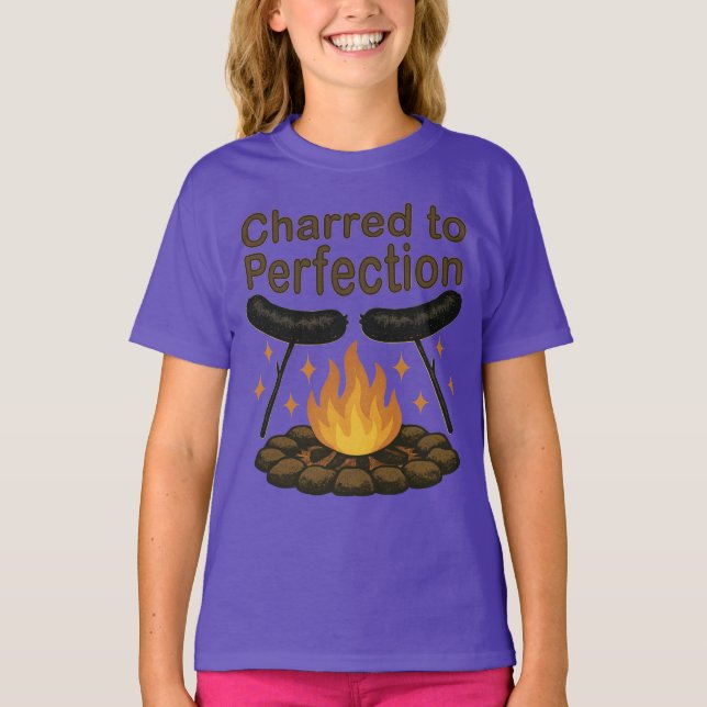 Charterad till Perfection Funny Campfire Hett Hund T Shirt (Framsida)