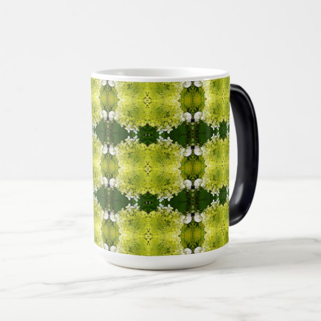 Chartreuse Grön Abstrakt Hortensia Blommor Mönster Magisk Mugg (Framsida höger)