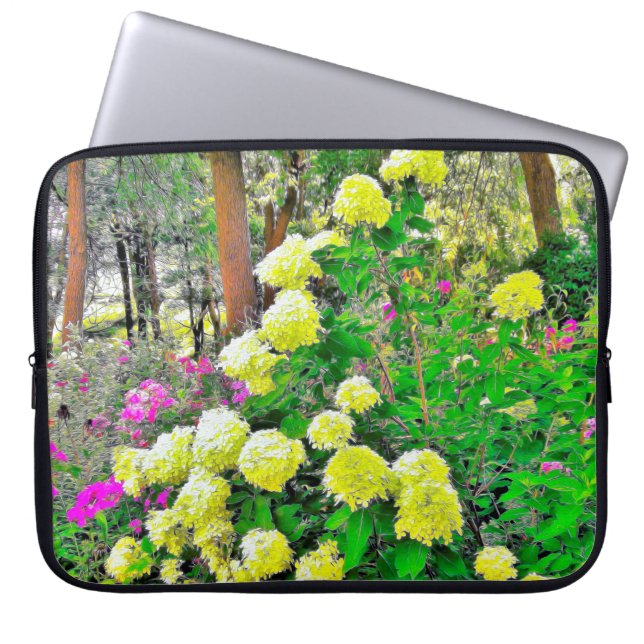 Chartreuse Grönt Limelight Hydrangea Garden Laptop Fodral (Framsidan)